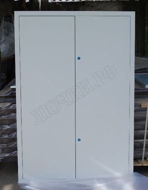 Люк сантехнический усиленный 2мм с замком 2 створки 640*960, RAL1015, монтажные пластины 120 мм Люк сантехнический усиленный 2мм с замком 2 створки 640*960, RAL1015, монтажные пластины 120 мм